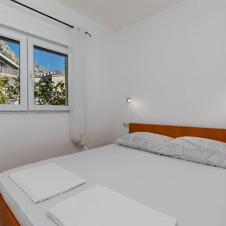 With A Parking Space Podaca, Makarska - 6050 *