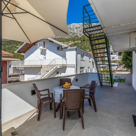 With A Parking Space Podaca, Makarska - 6050